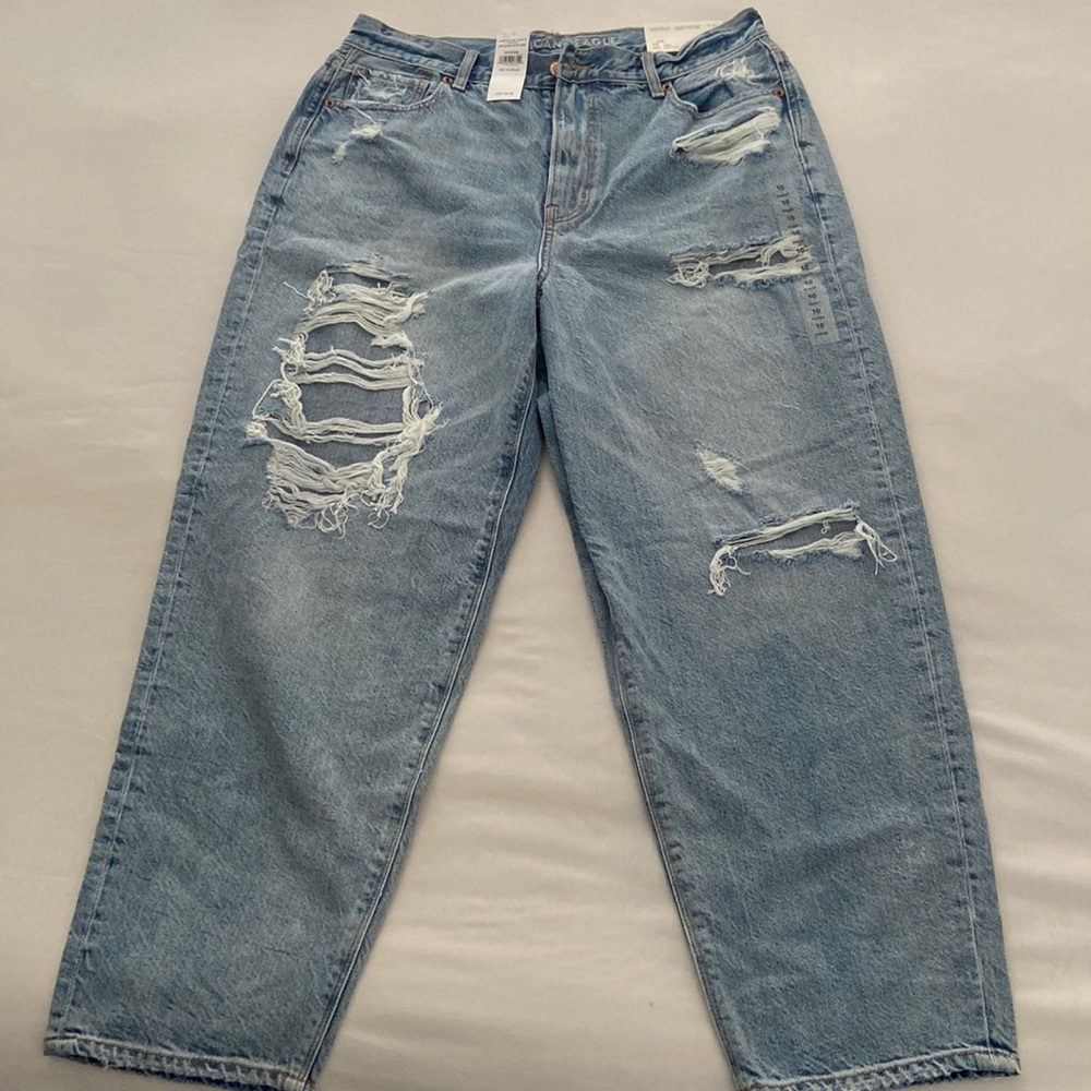 New American Eagle Relaxed Mom Jean. Size 10